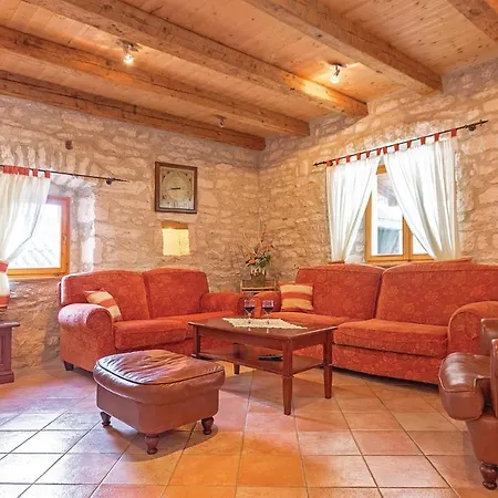 With A Fireplace 05 Vakantiehuis