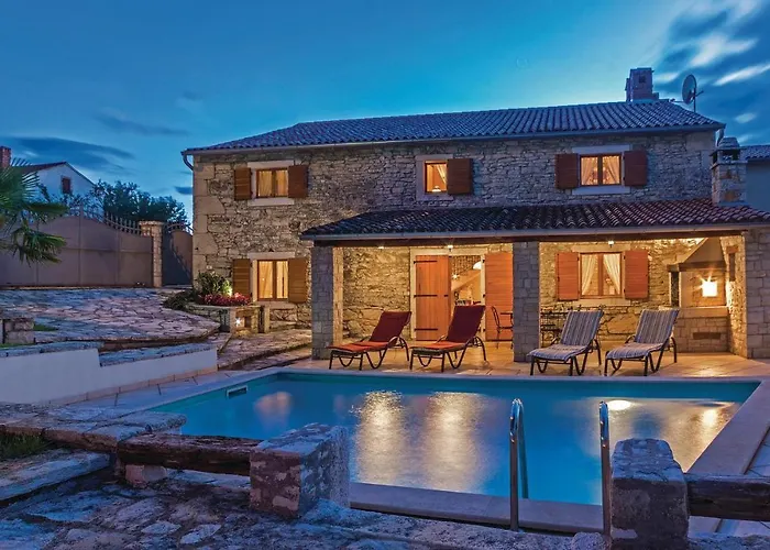 With A Fireplace 05 Puntera