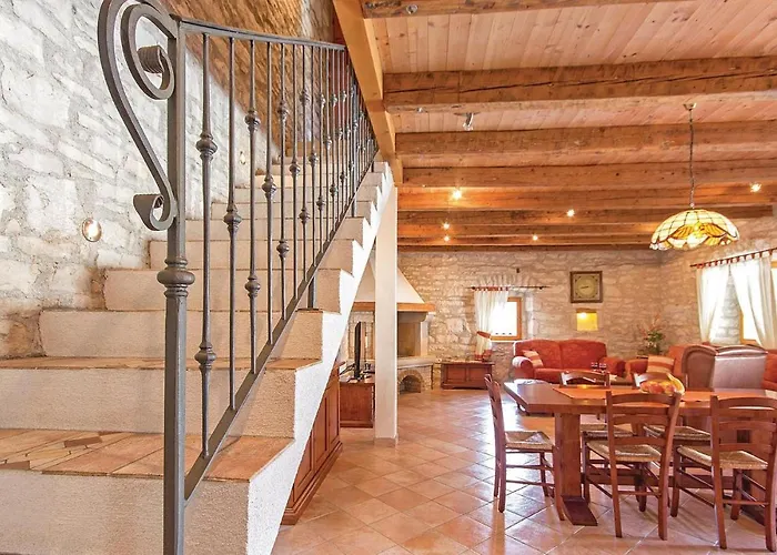 With A Fireplace 05 * Puntera
