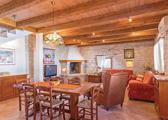 With A Fireplace 05 بيت للعطل Puntera