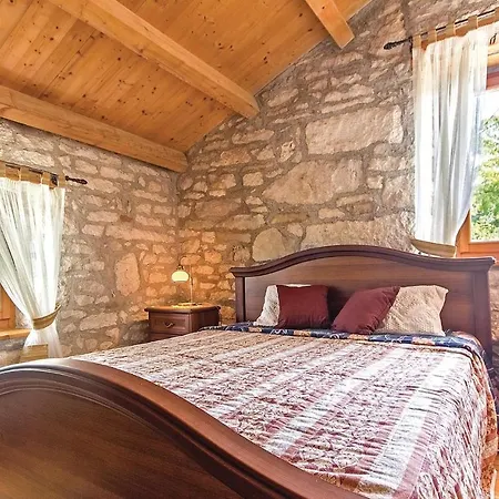 Lovely Home In Puntera With Kitchen Puntera