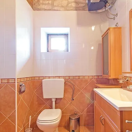 Holiday home Lovely Home In Puntera With Kitchen Puntera