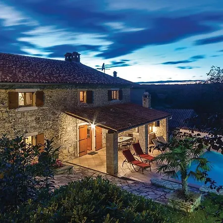 Lovely Home In Puntera With Kitchen Holiday home