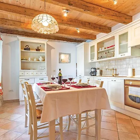 Holiday home Lovely Home In Puntera With Kitchen *