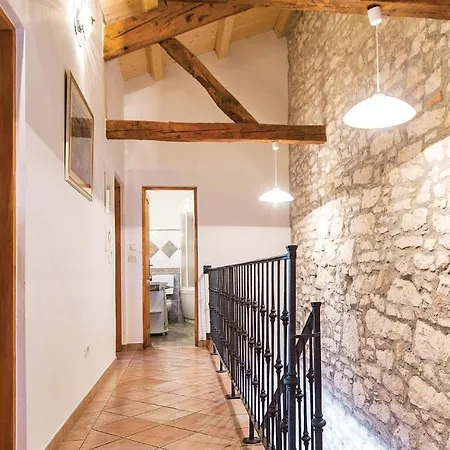 Lovely Home In Puntera With Kitchen Holiday home *