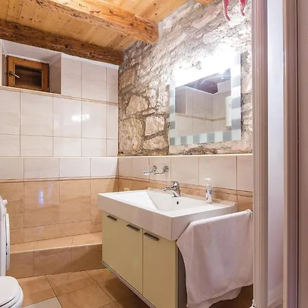 Lovely Home In Puntera With Kitchen Holiday home *